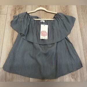 Glam Black and White Striped Women's Top 🩶
*NEW WITH TAGS 🏷️